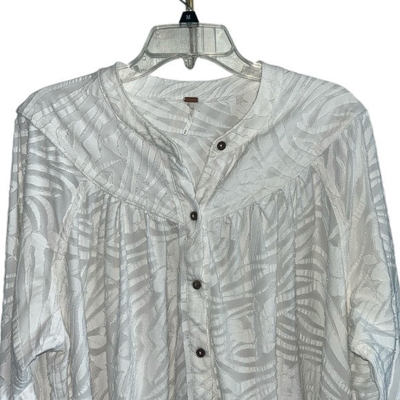 Free People Can't Stop Dreaming Oversized button-down Tunic Size Medium - Picture 4 of 10